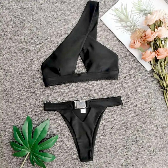 NWOT Resort wear at its finest bikini - Picture 5 of 5